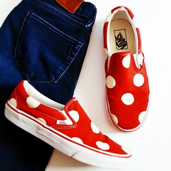 red polka dot vans